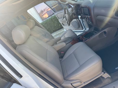 Used 2004 Toyota Tundra Limited image 37