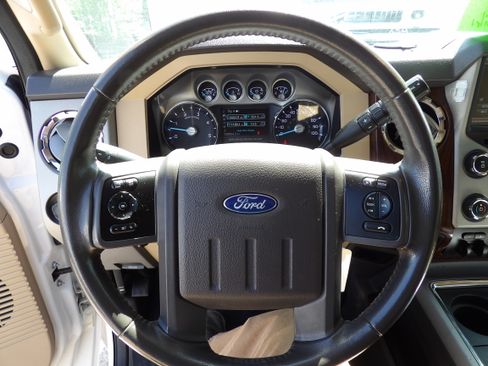 Used 2015 Ford F250 FX4 image 9