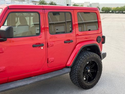 Used 2019 Jeep Wrangler 4WD Unlimited Sahara image 24