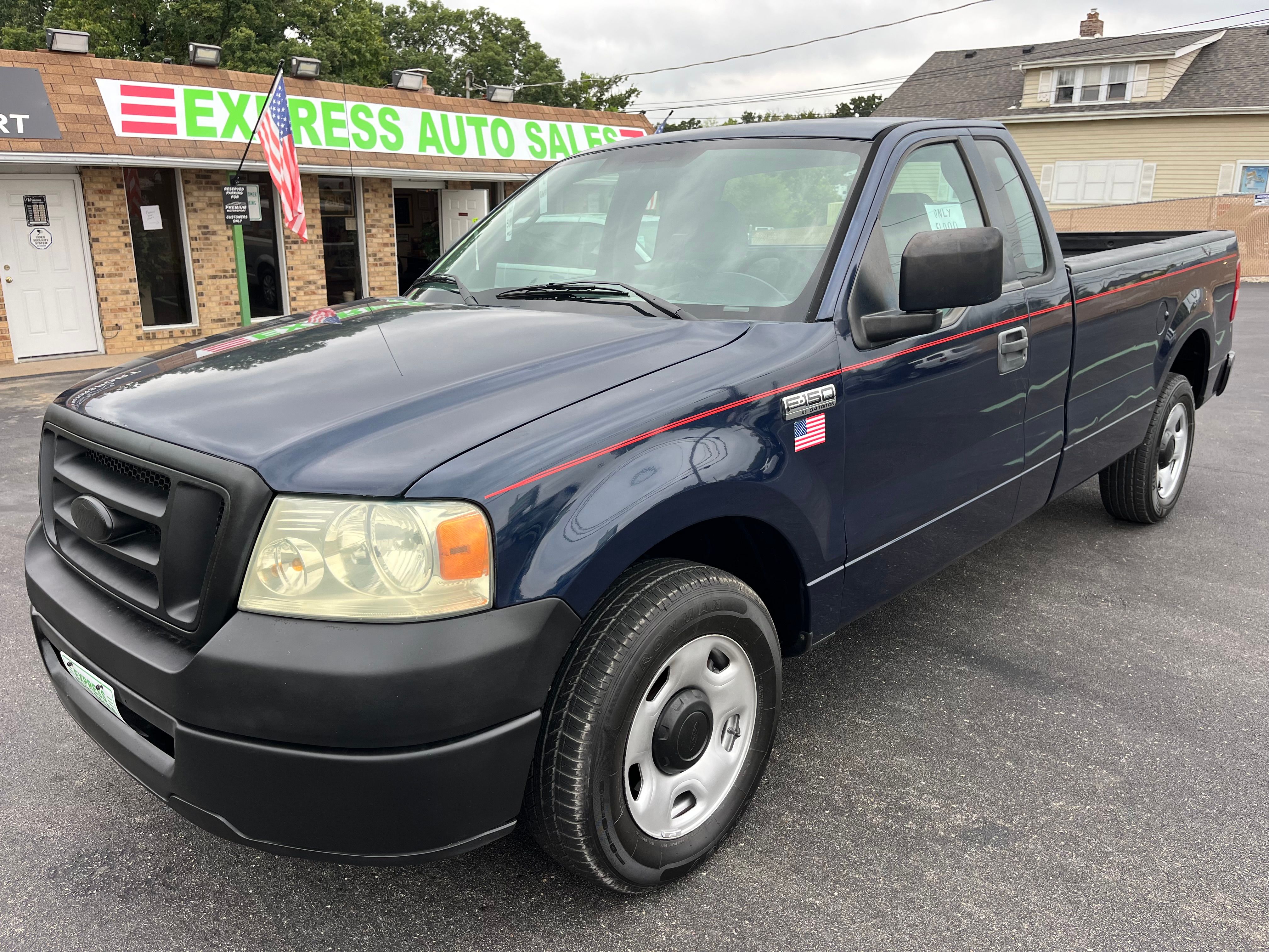 Used 2006 Ford F150 2WD Regular Cab XL image 1
