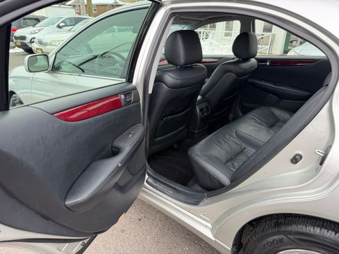 Used 2004 Lexus ES 330 image 11