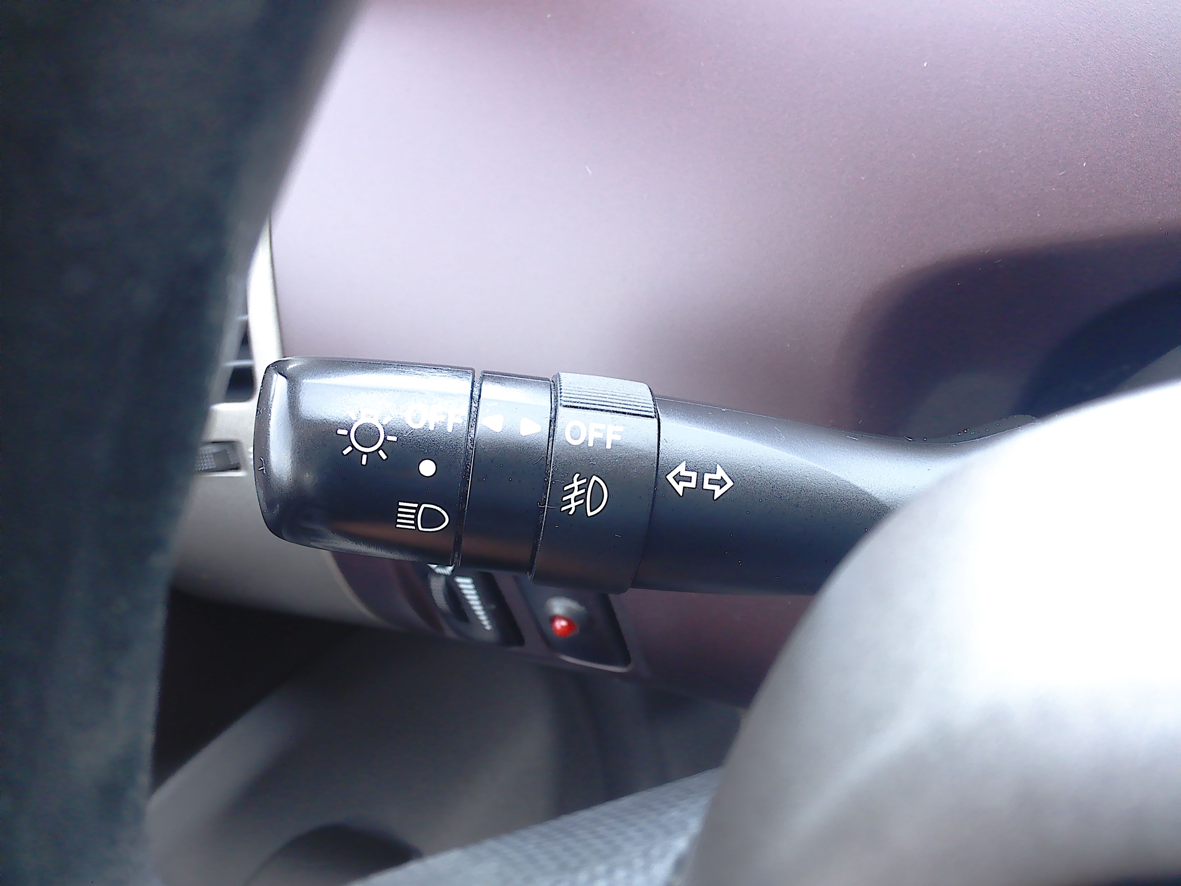 Used 2005 Toyota Prius Two FWD image 26