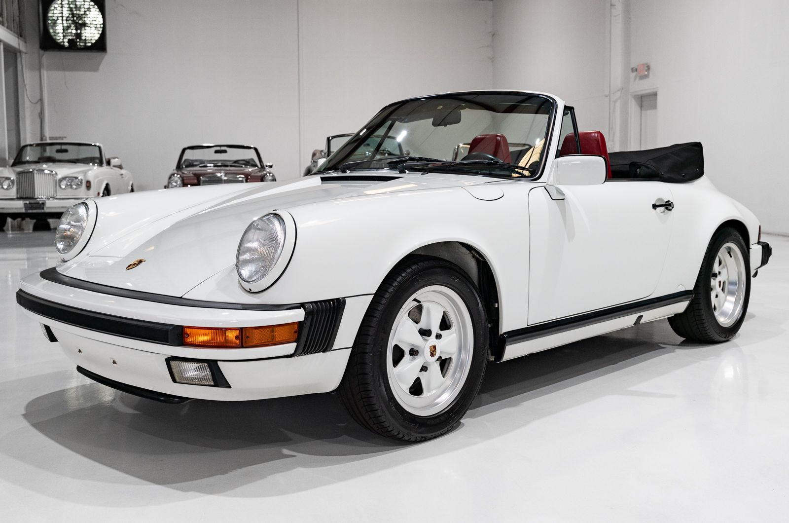 Used 1989 Porsche 911 Carrera Cabriolet RWD image 3