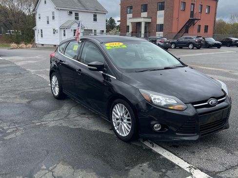 Used 2014 Ford Focus Titanium Hatchback FWD image 6