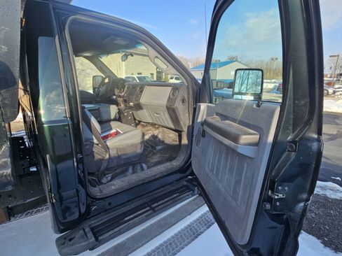 Used 2014 Ford F550 image 8