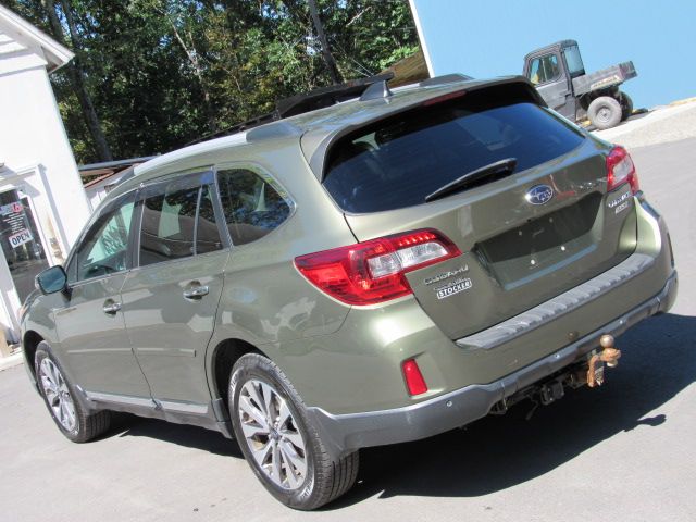 Used 2017 Subaru Outback 2.5i Touring AWD/4WD image 7