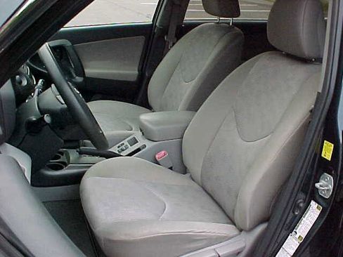 Used 2009 Toyota RAV4 LE image 17