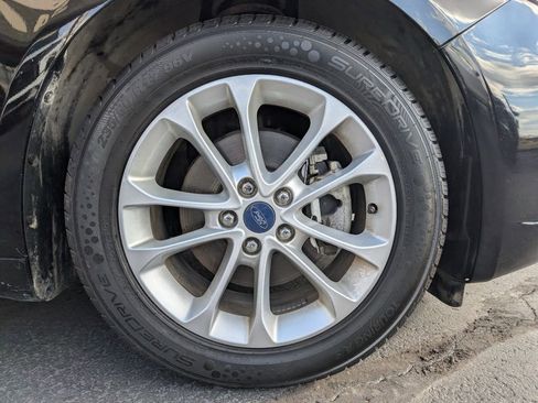 Used 2020 Ford Fusion SE image 2