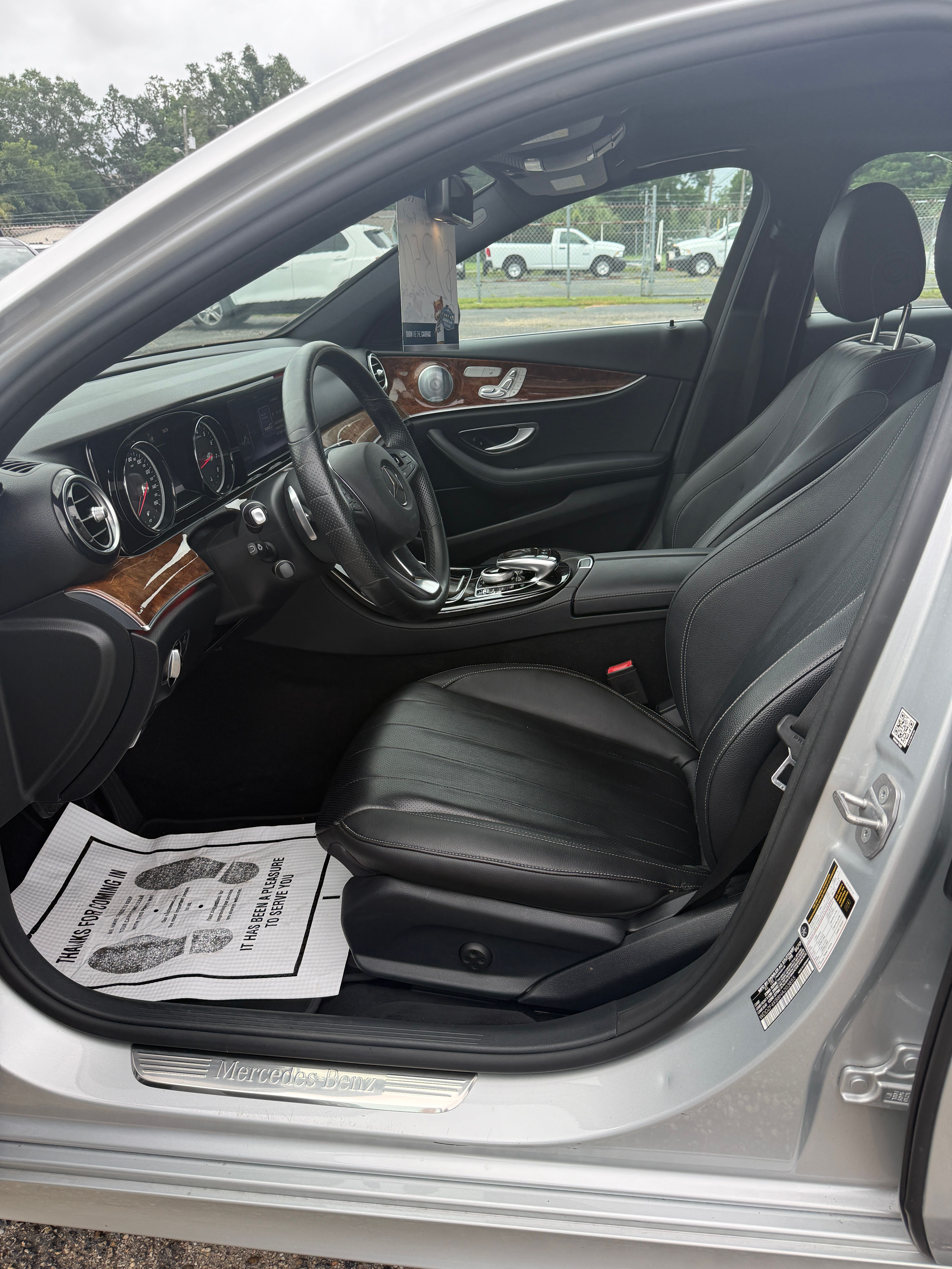 Used 2017 Mercedes-Benz E 300 4MATIC image 7