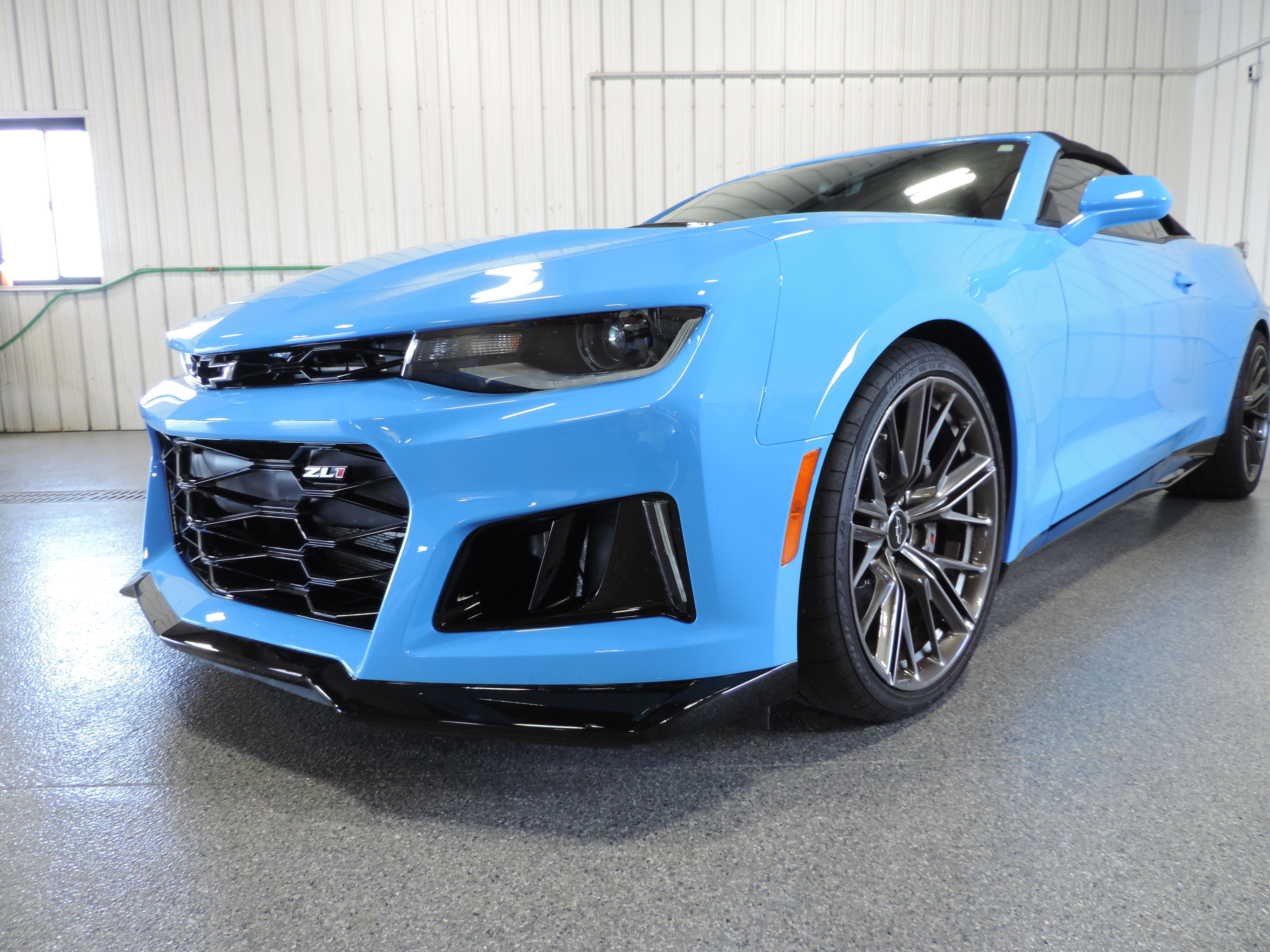 Used 2022 Chevrolet Camaro ZL1 Convertible RWD image 8