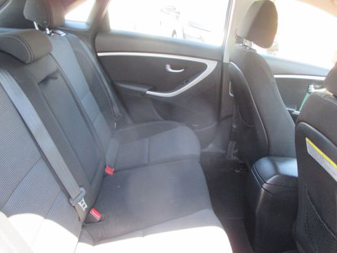 Used 2016 Hyundai Elantra GT Hatchback w/ Style Package FWD image 12