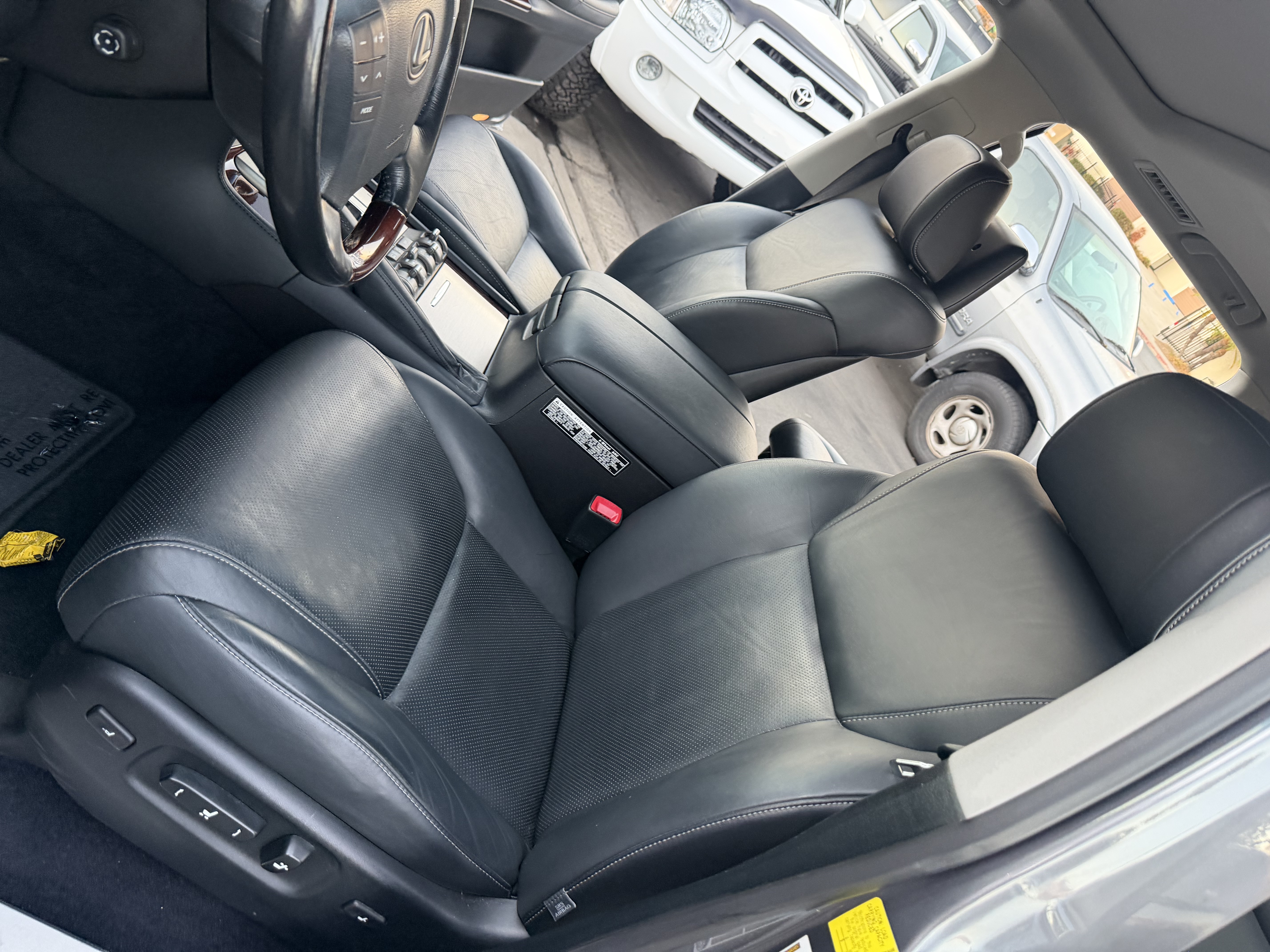 Used 2015 Lexus LX 570 4WD image 28