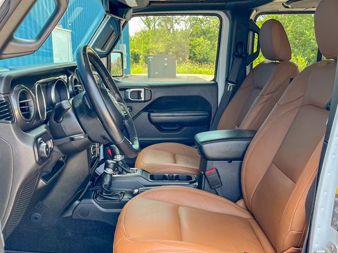 Used 2021 Jeep Wrangler Unlimited image 9