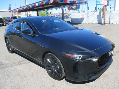 Used 2021 MAZDA MAZDA3 w/ Premium Package image 17