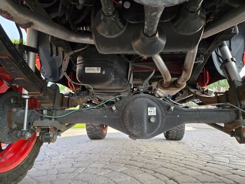 Used 2017 Toyota Tacoma TRD Sport image 34