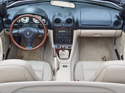 Used 2000 MAZDA MX-5 Miata Special Edition image 27