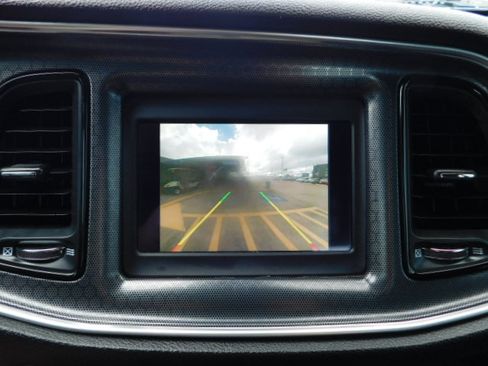 Used 2019 Dodge Challenger SXT image 18