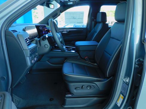 New 2026 Chevrolet Suburban Premier image 15