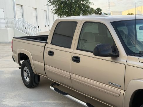 Used 2004 Chevrolet Silverado 2500 LS RWD image 58