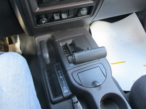Used 2001 Jeep Cherokee 4WD Sport 4-Door image 36