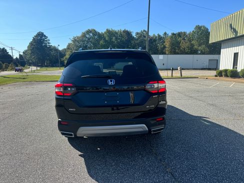 Used 2023 Honda Pilot Elite image 7