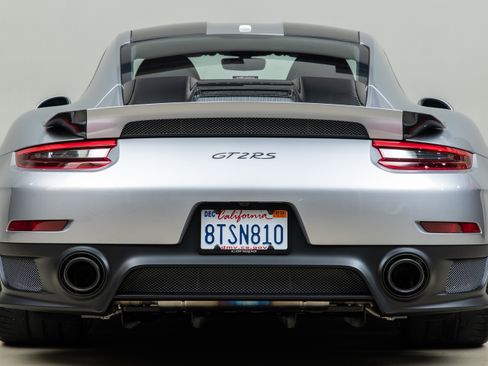 Used 2018 Porsche 911 GT2 RS image 5