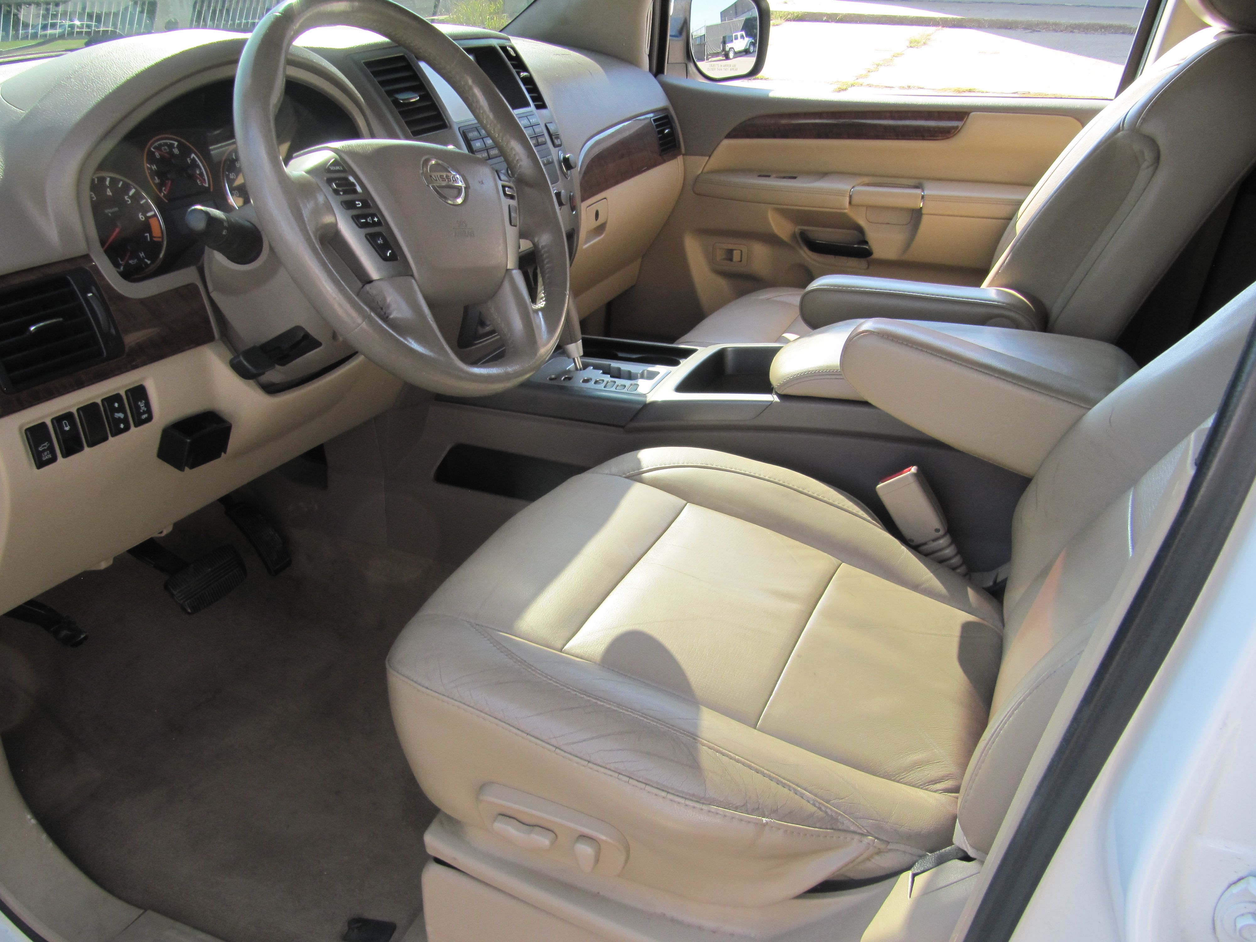 Used 2014 Nissan Armada Platinum AWD/4WD image 12