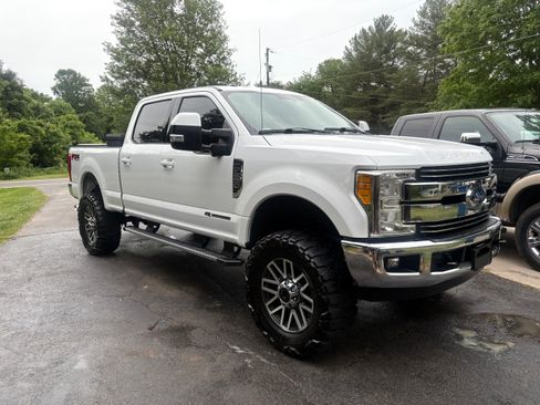 Used 2017 Ford F250 4x4 Crew Cab Super Duty image 1