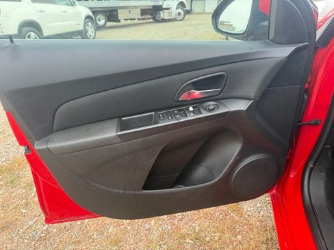 Used 2016 Chevrolet Cruze Limited LT Sedan FWD image 7