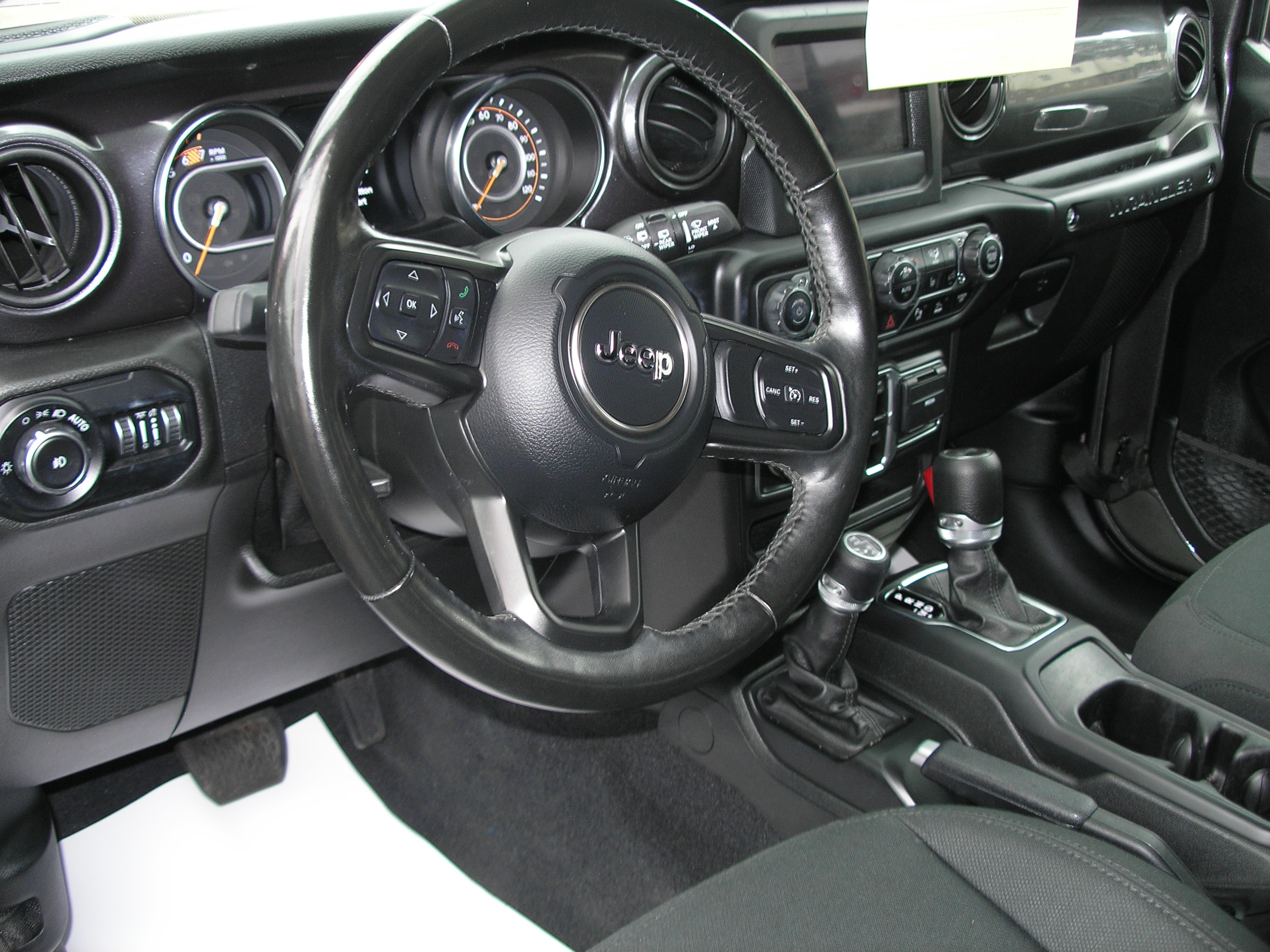 Used 2021 Jeep Wrangler Unlimited Altitude AWD/4WD image 5