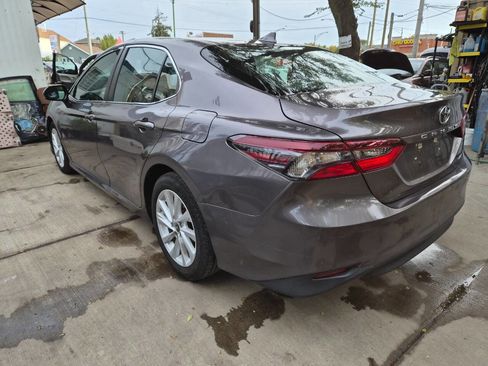 Used 2021 Toyota Camry LE image 3
