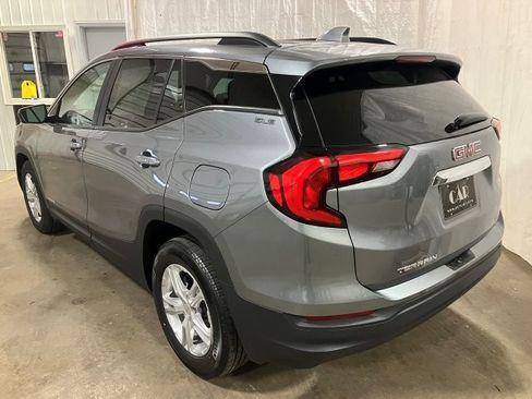 Used 2021 GMC Terrain SLE image 3