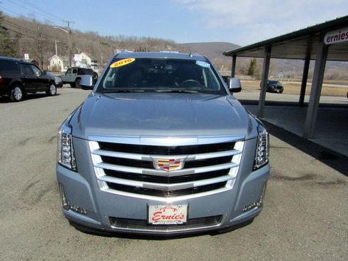 Used 2016 Cadillac Escalade Luxury image 8