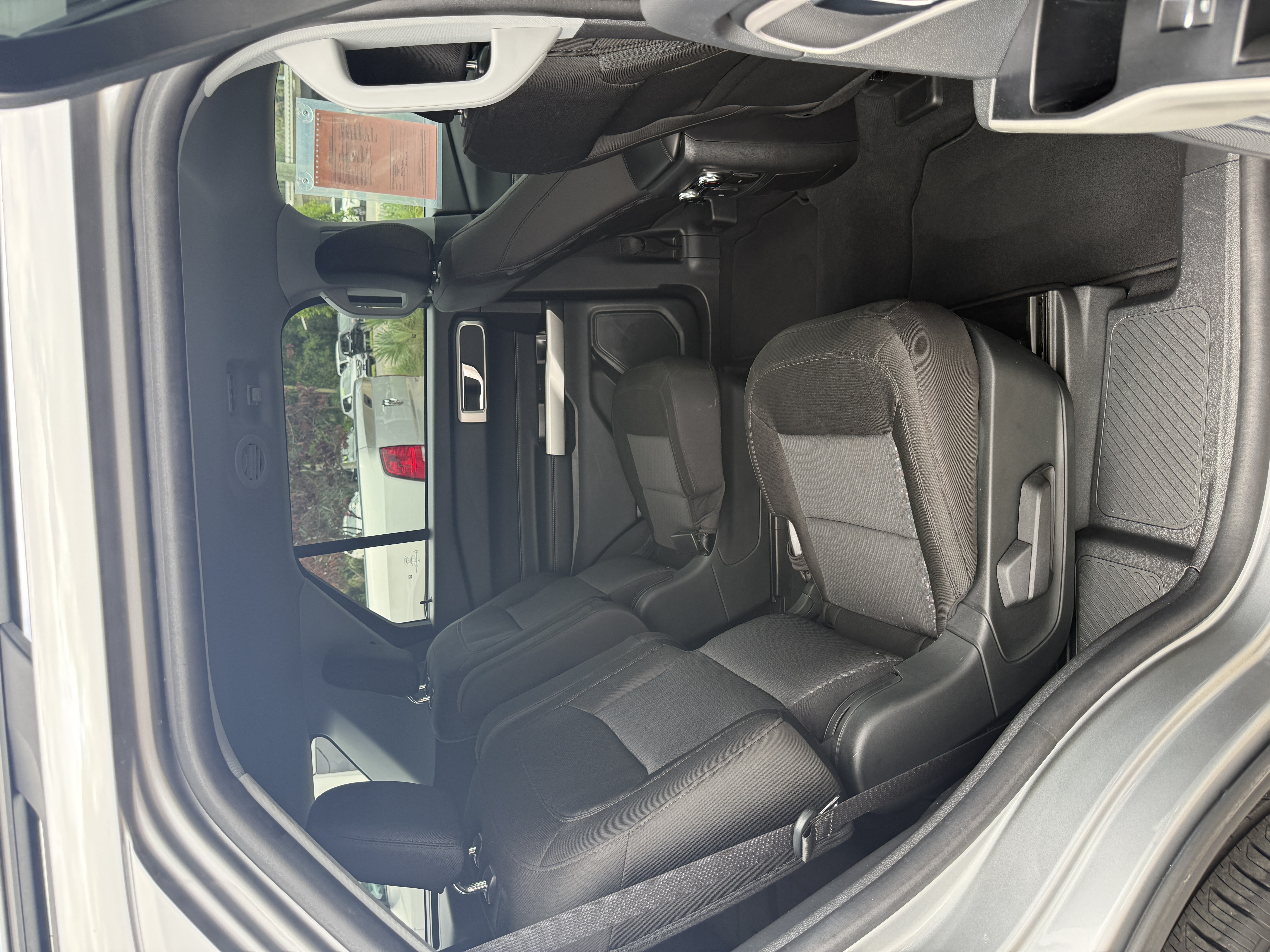 Used 2022 Ford Explorer 2WD XLT image 25
