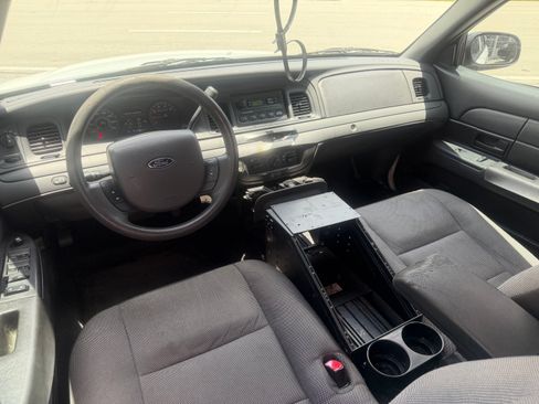 Used 2010 Ford Crown Victoria Police Interceptor RWD image 15