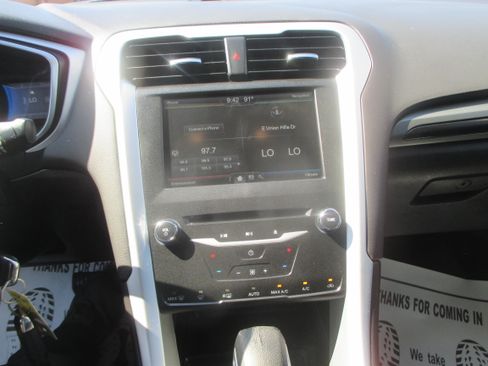 Used 2014 Ford Fusion SE Hybrid FWD image 8