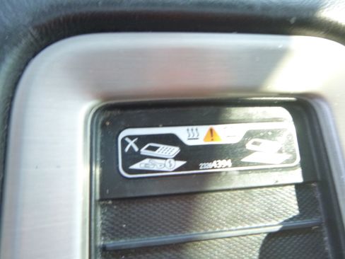 Used 2018 GMC Yukon Denali image 36