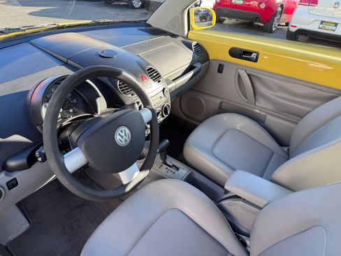 Used 2005 Volkswagen Beetle GLS image 4