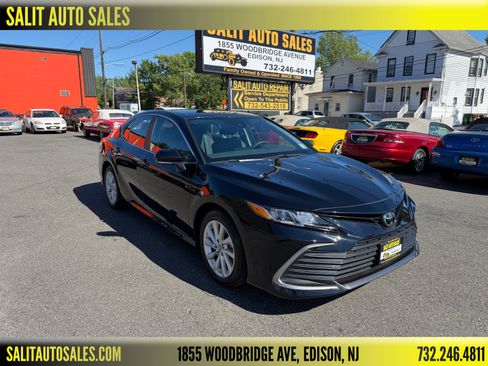 Used 2021 Toyota Camry LE FWD image 1