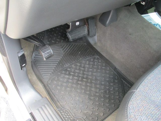 Used 2005 Chevrolet Silverado 1500 2WD Regular Cab image 18