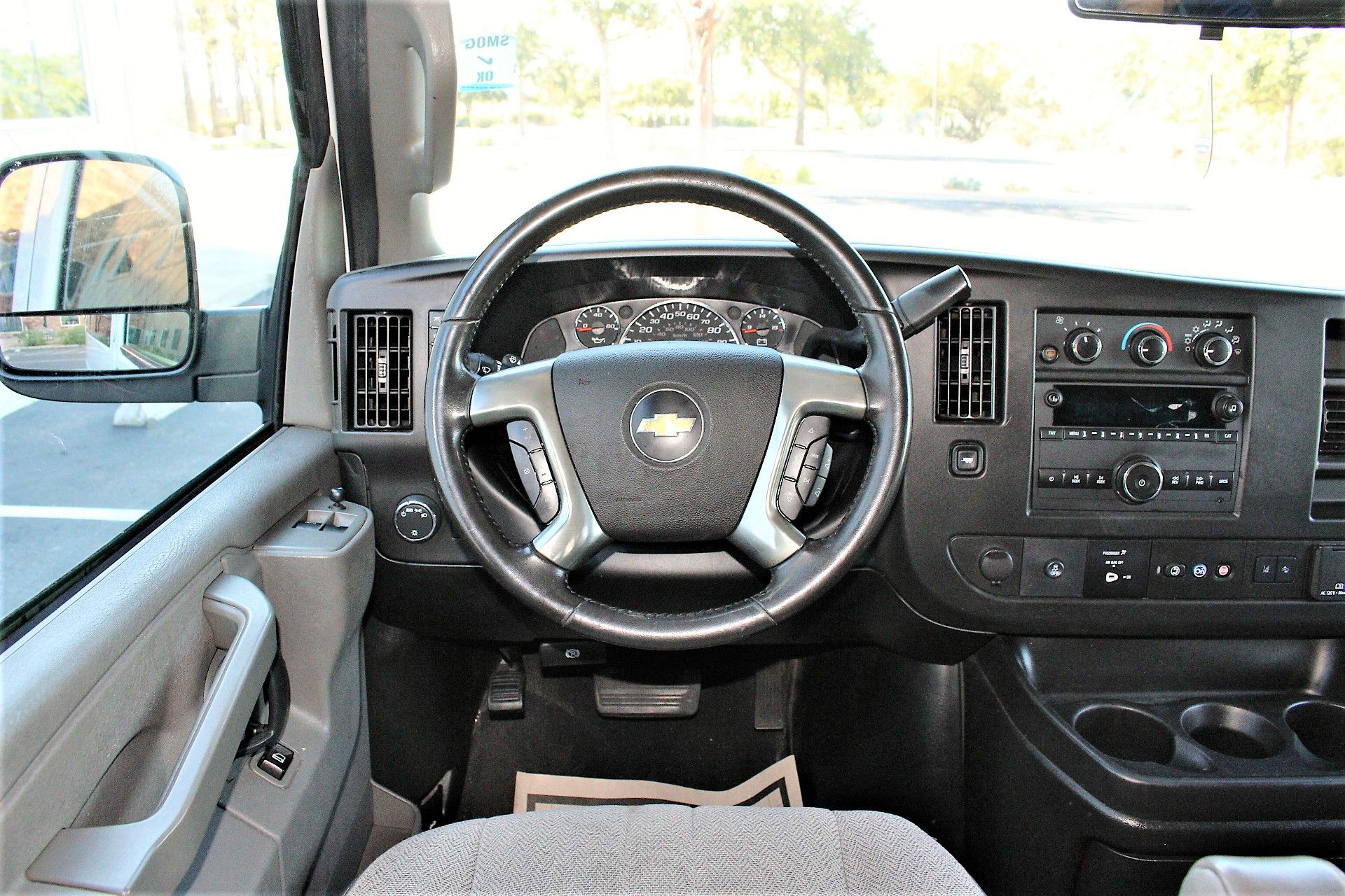 Used 2019 Chevrolet Express 3500 LT RWD image 28