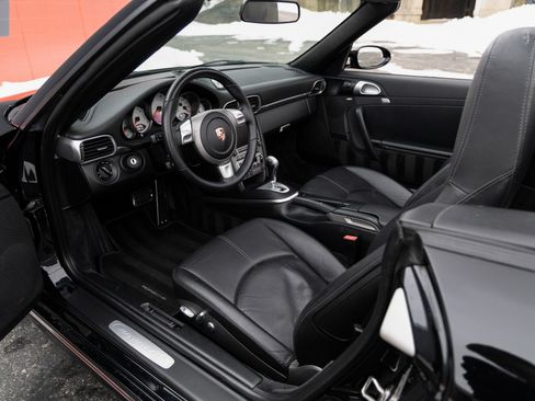 Used 2008 Porsche 911 Cabriolet image 32