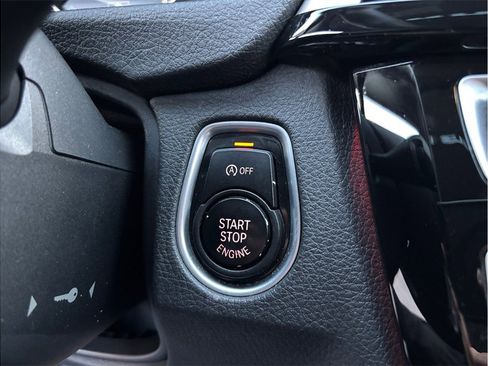 Used 2017 BMW 320i xDrive Sedan image 25