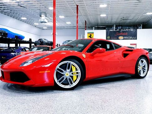 Used 2018 Ferrari 488 GTB image 4