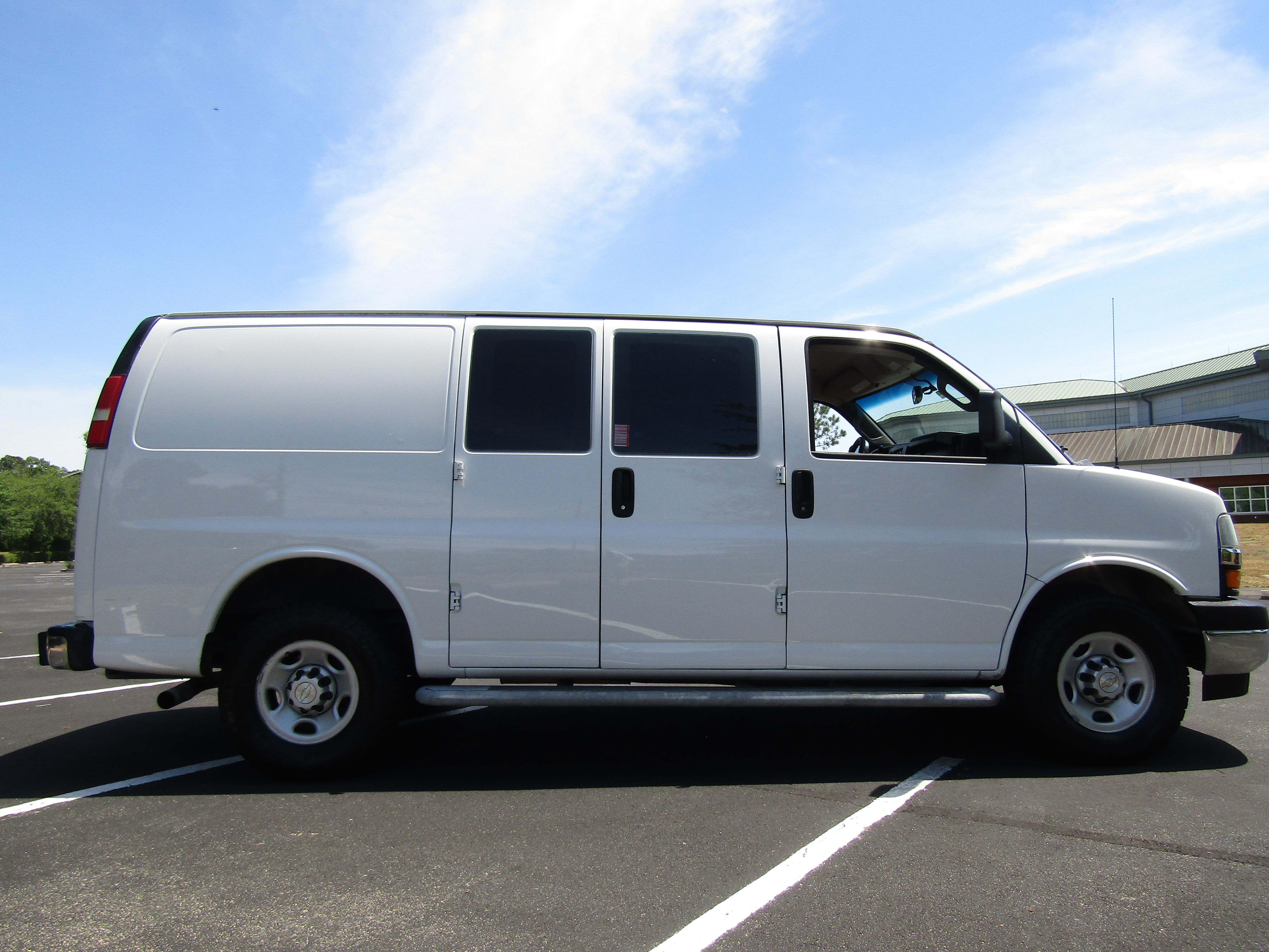 Used 2019 Chevrolet Express 2500 RWD image 6