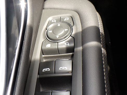 Used 2022 Chevrolet Suburban Premier image 12