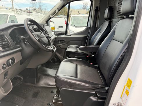 Used 2022 Ford Transit 250 image 11