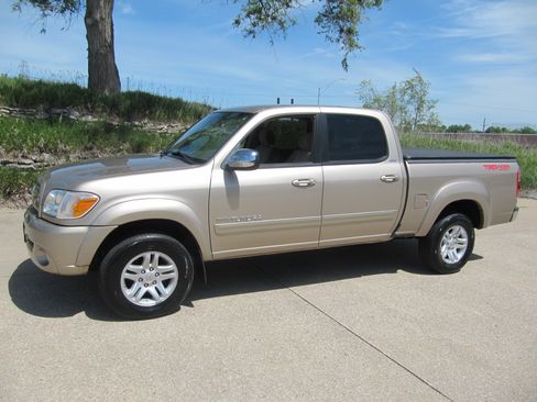 Used 2006 Toyota Tundra 4x4 Double Cab SR5 image 7