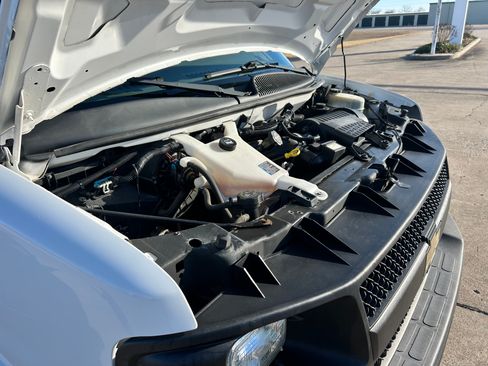 Used 2013 Chevrolet Express 2500 image 24