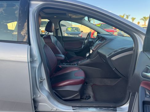Used 2012 Ford Focus SE image 17